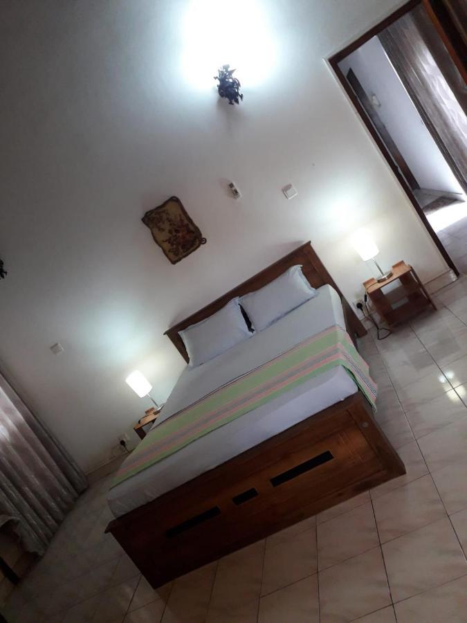 Ceylon Travel And Stay Lodge 바타라물라 외부 사진